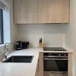 Parkside Retreat - 3 Beds -Sleeps 6 Near Westfield