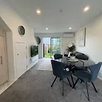 Parkside Retreat - 3 Beds -Sleeps 6 Near Westfield