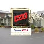 Tower Junction Motor Lodge- Motel With Airport And Railway Station Shuttle Service- Best Location - Close To Westfield Mall, Tower Junction Shopping Centre, Restaurants, Cafes Etc