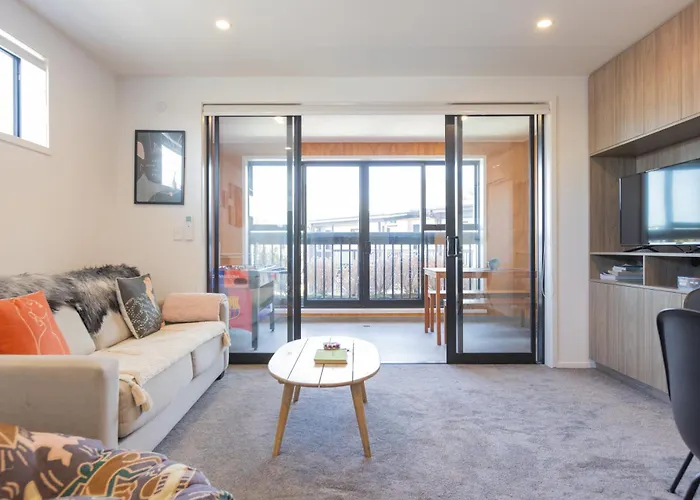 Luxury 1 Bed Apartment In Cbd