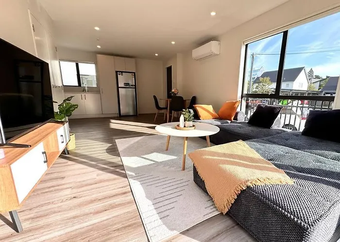 Cbd Luxury Parkside Living 2 Bedroom With Parking