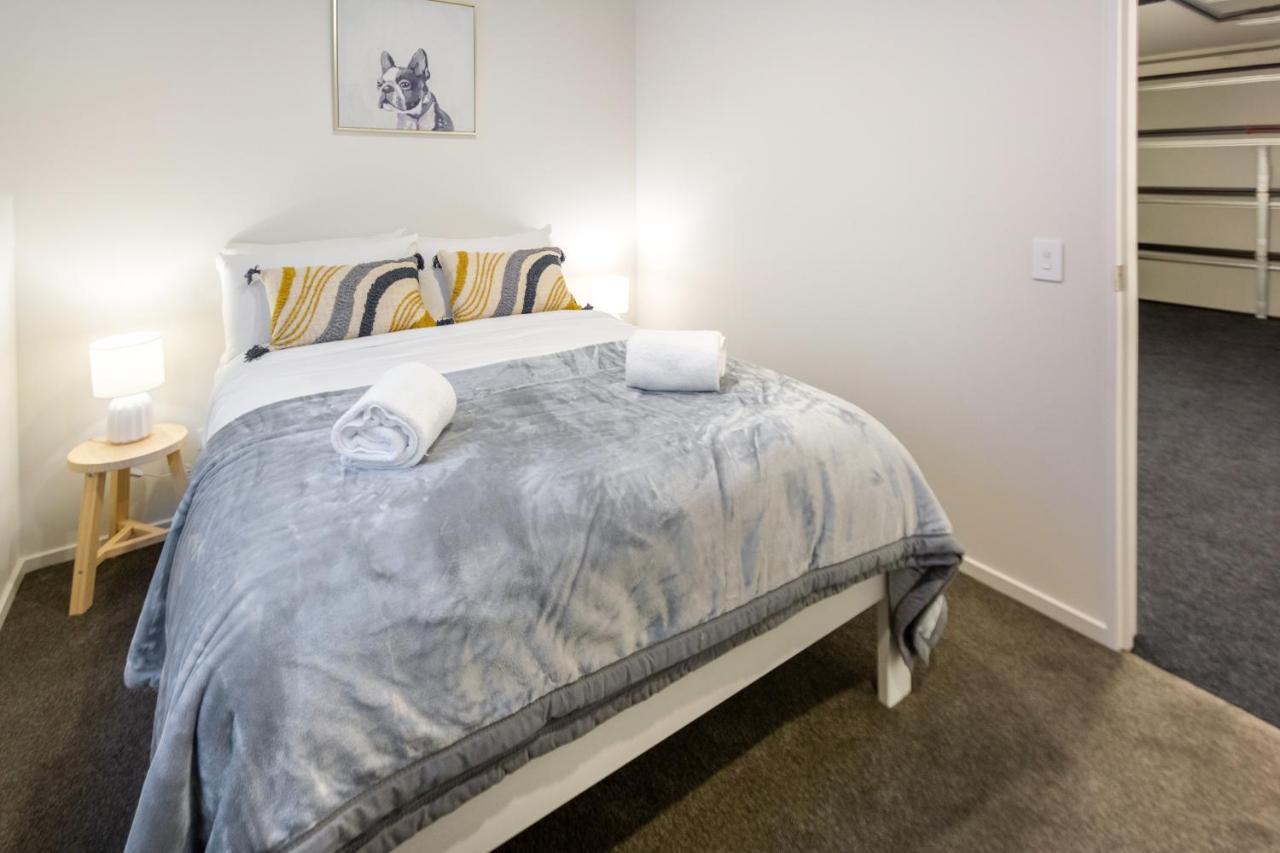 Cozy 3 Bedroom Near Hagley Park W/garage * Christchurch