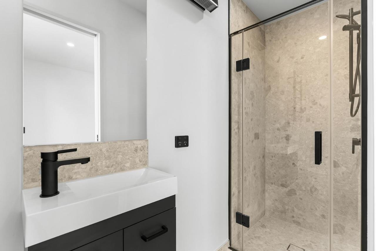 Apartment Cbd Contemporary Comfort Townhouse 2 Bed 2bath Christchurch