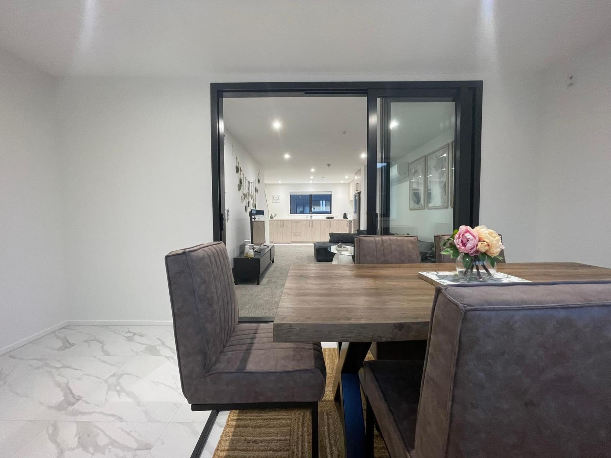 Apartment Luxury Cbd 2 Bed Near Riverside Market Free Parking! *
