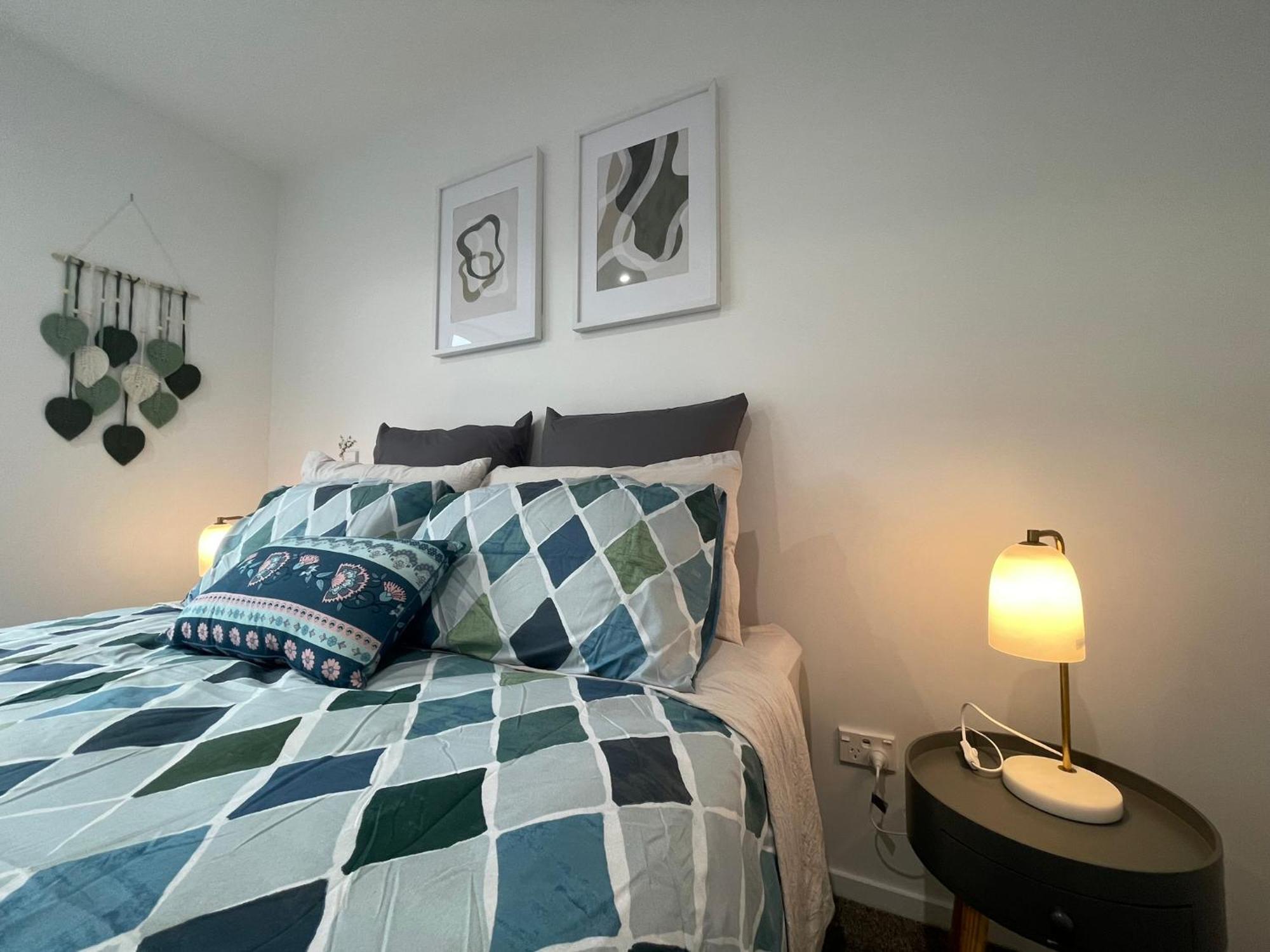 Apartment Luxury Cbd 2 Bed Near Riverside Market Free Parking! *