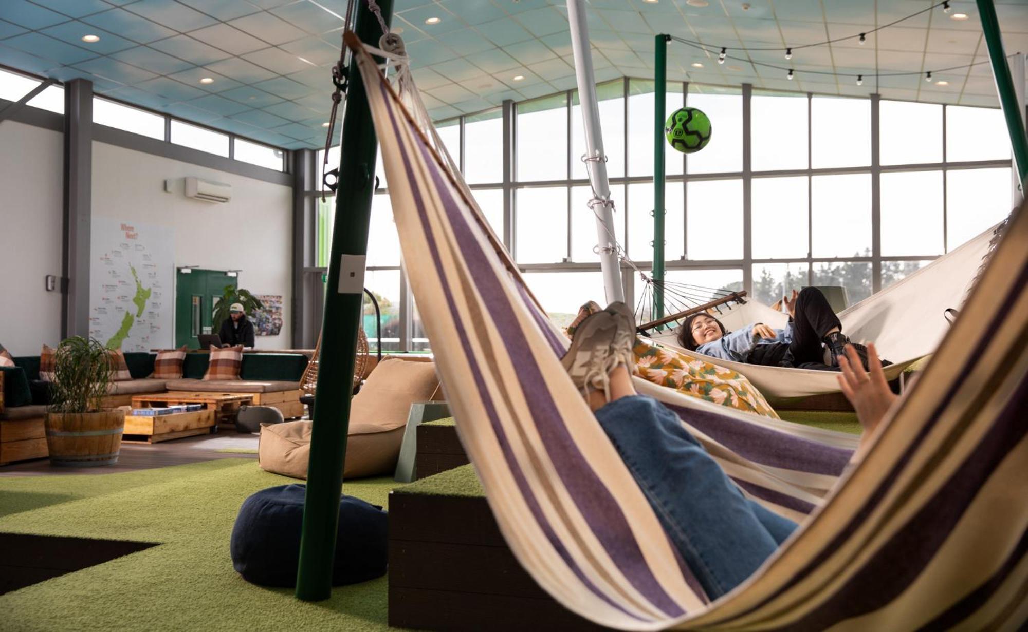 Hostel Lylo Airport *