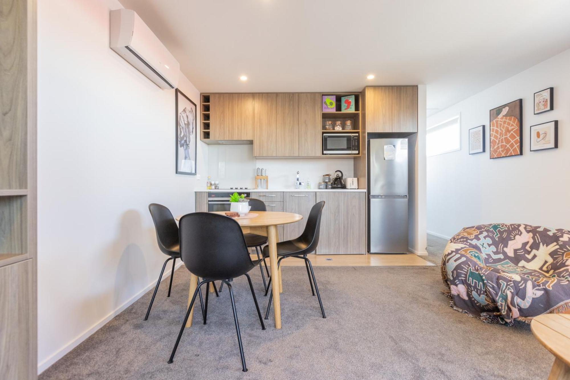 Luxury 1 Bed In Cbd Apartment