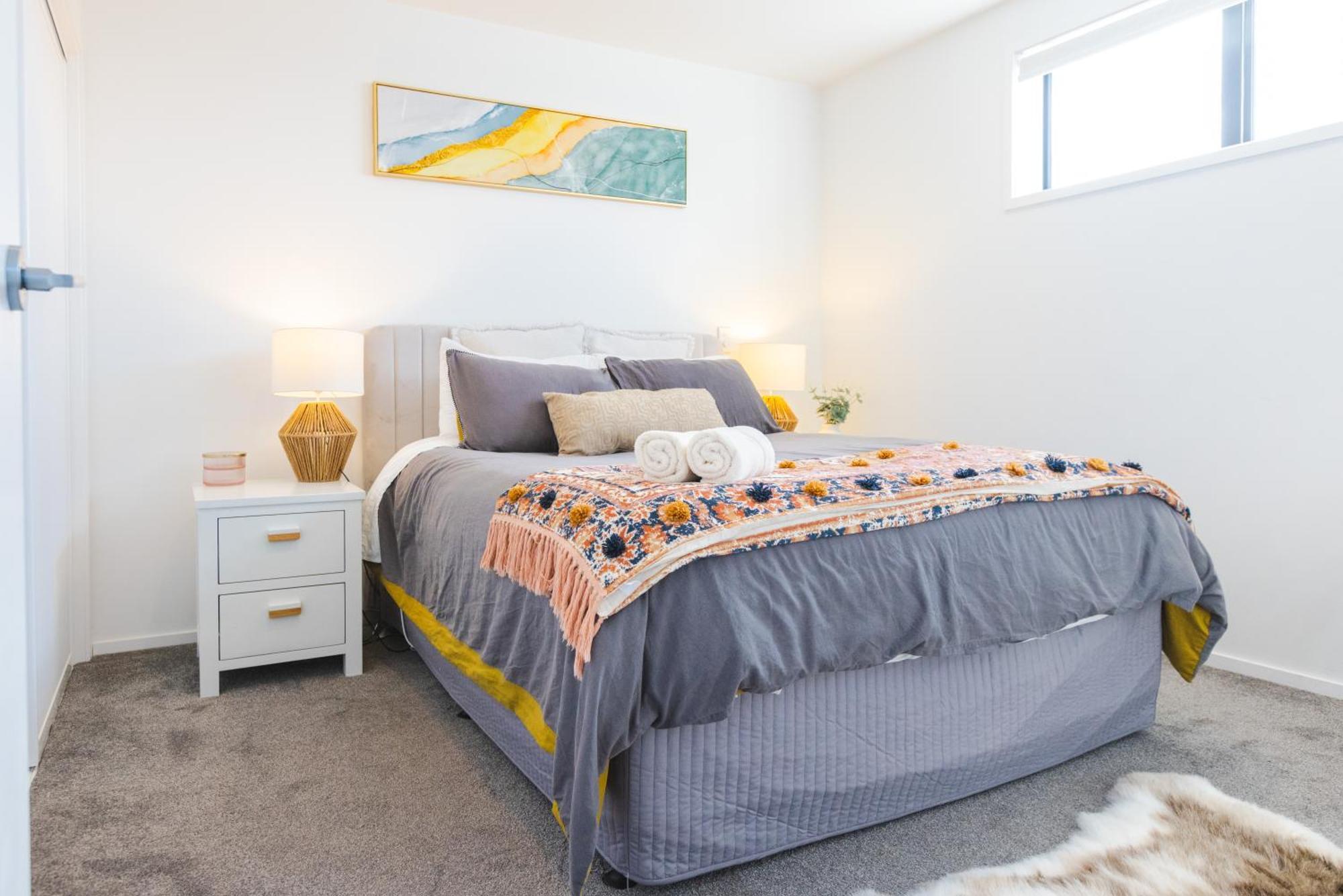Luxury 1 Bed In Cbd Apartment