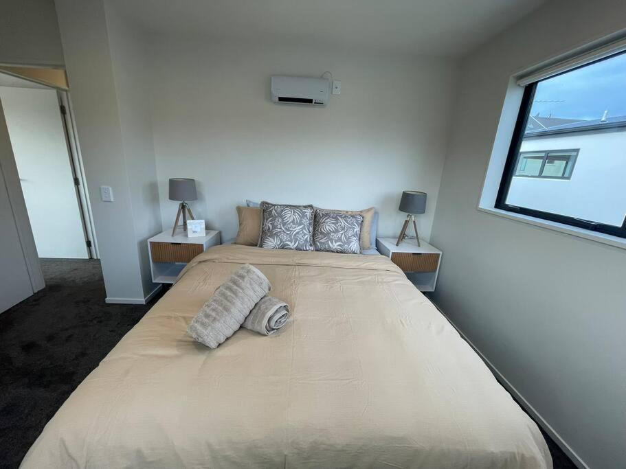 Cbd Luxury Parkside Living 2 Bedroom With Parking *