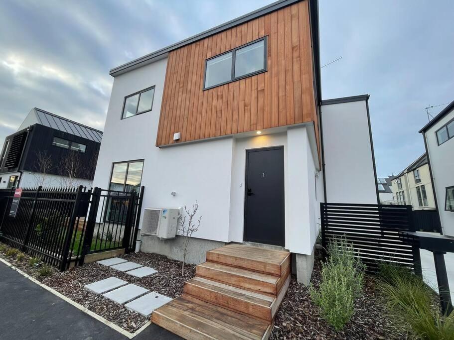 Apartment Cbd Luxury Parkside Living 2 Bedroom With Parking