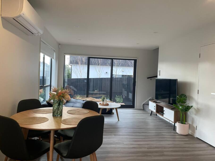 Cbd Luxury Parkside Living 2 Bedroom With Parking * Christchurch
