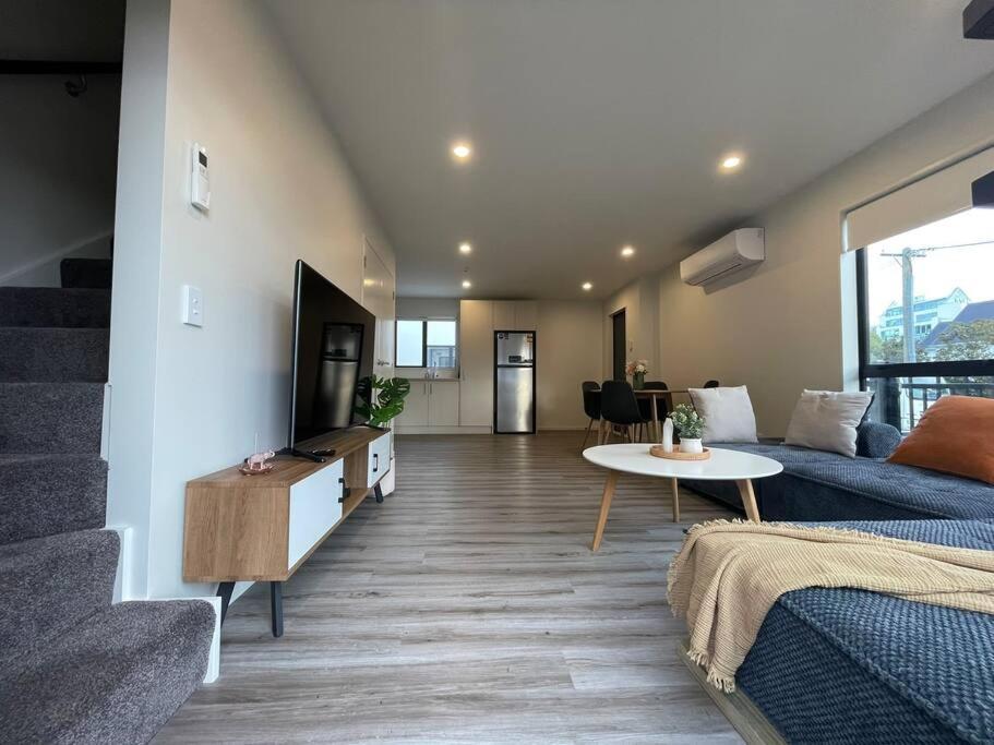 Cbd Luxury Parkside Living 2 Bedroom With Parking * Christchurch