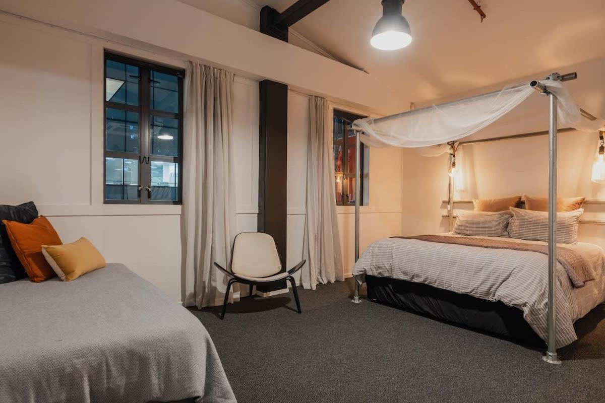 Loft - Sleeps 10 Apartment *