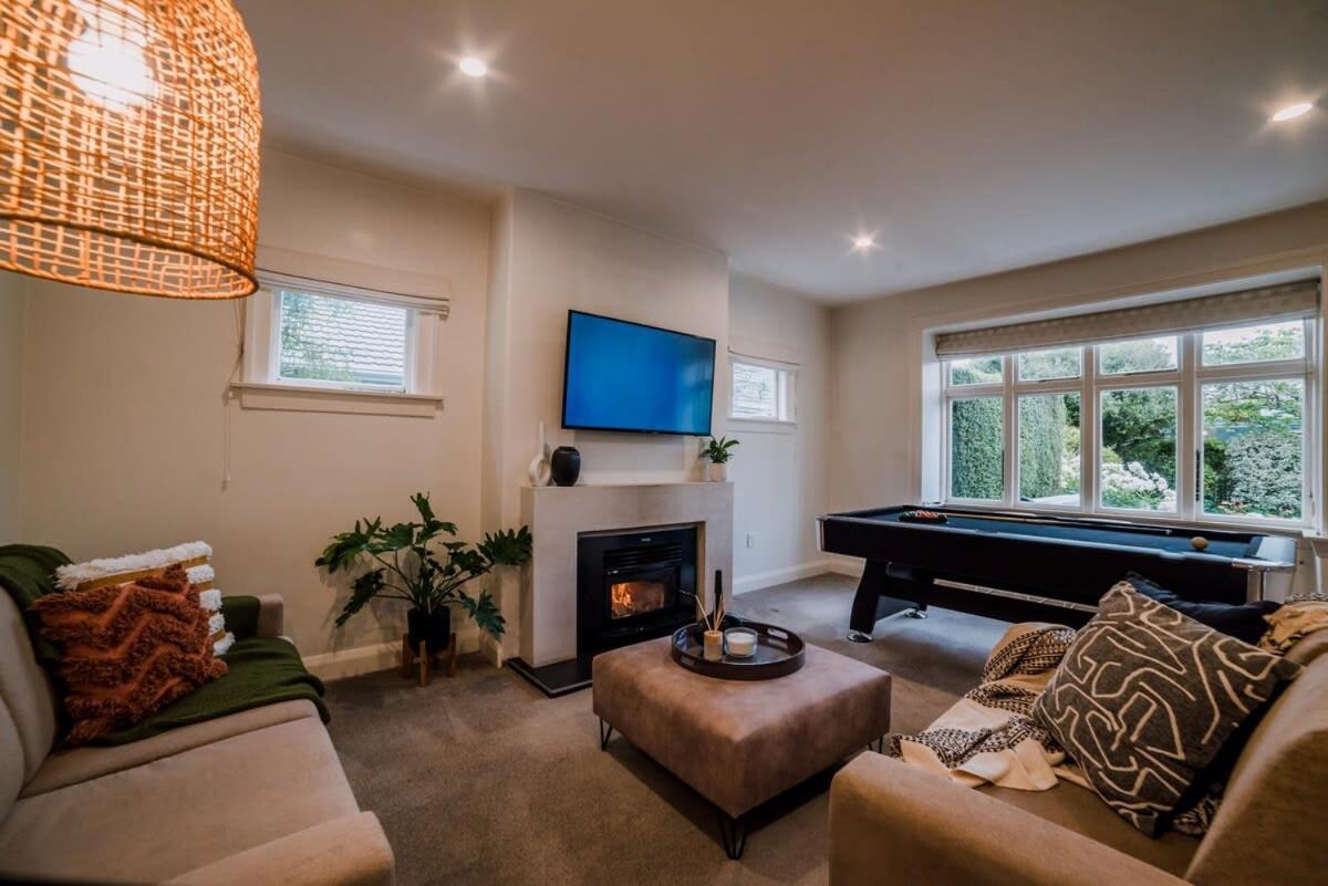Villa Ultimate Lux In Merivale - Sleeps 16