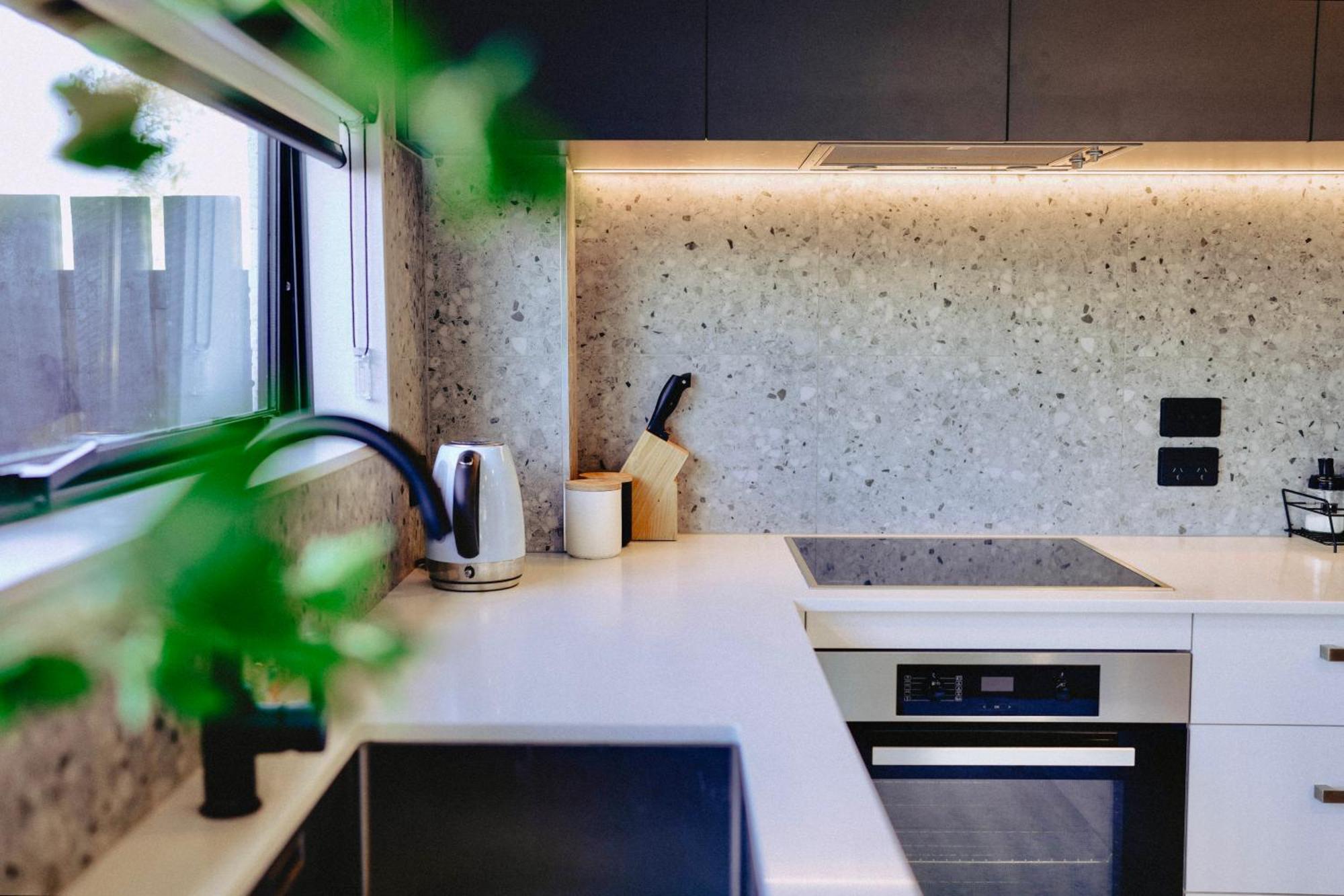 Cbd Contemporary Comfort Townhouse 2 Bed 2bath *