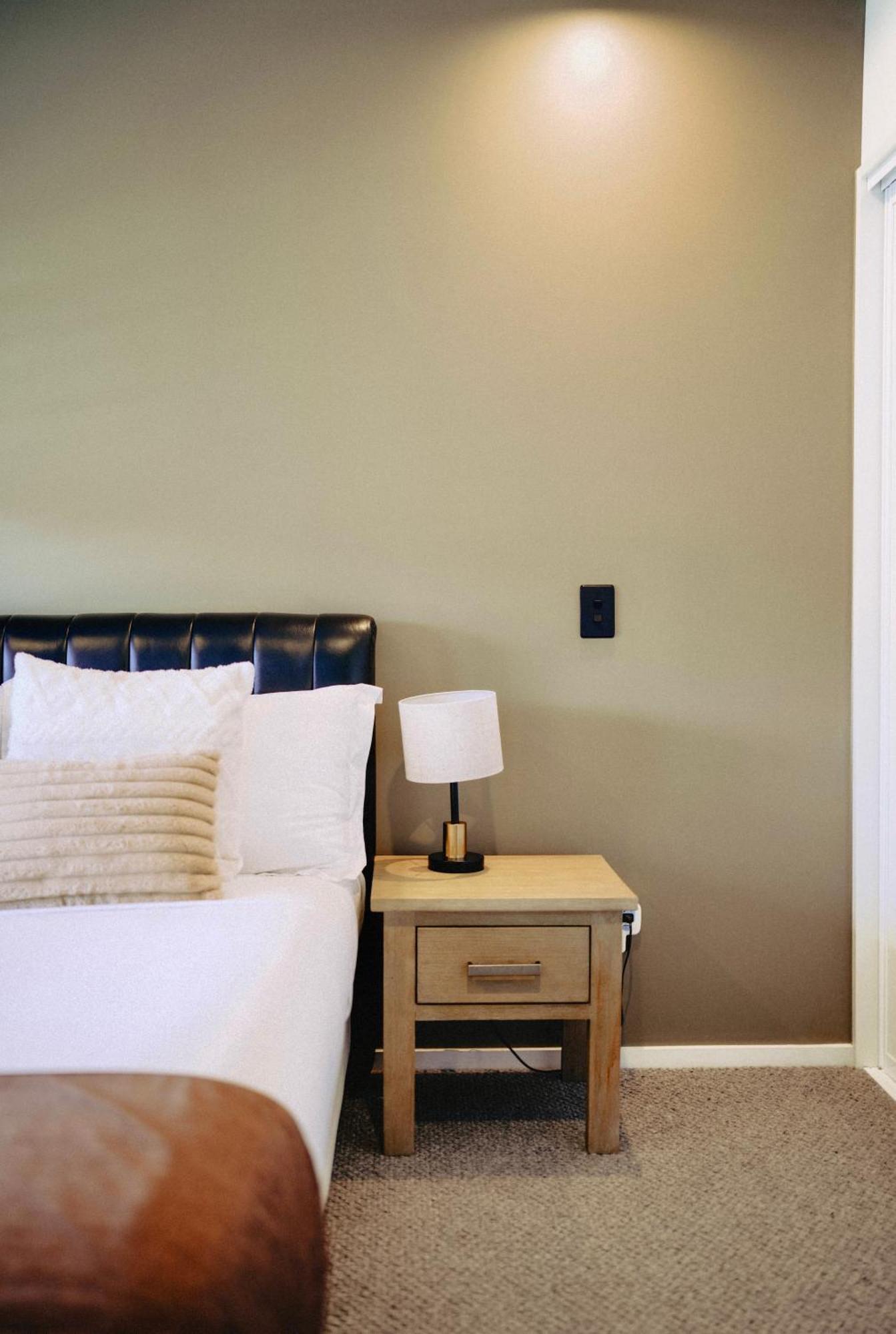 Apartment Cbd Contemporary Comfort Townhouse 2 Bed 2bath Christchurch