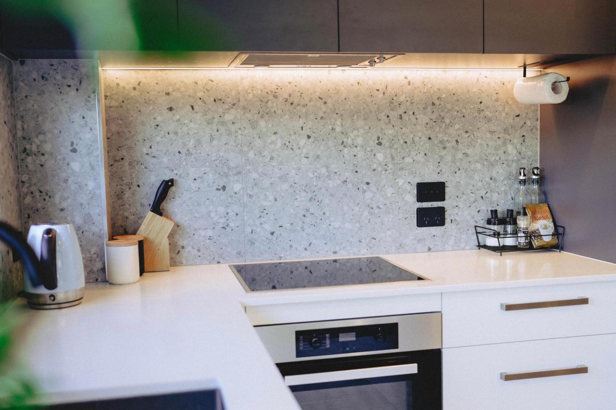 Cbd Contemporary Comfort Townhouse 2 Bed 2bath