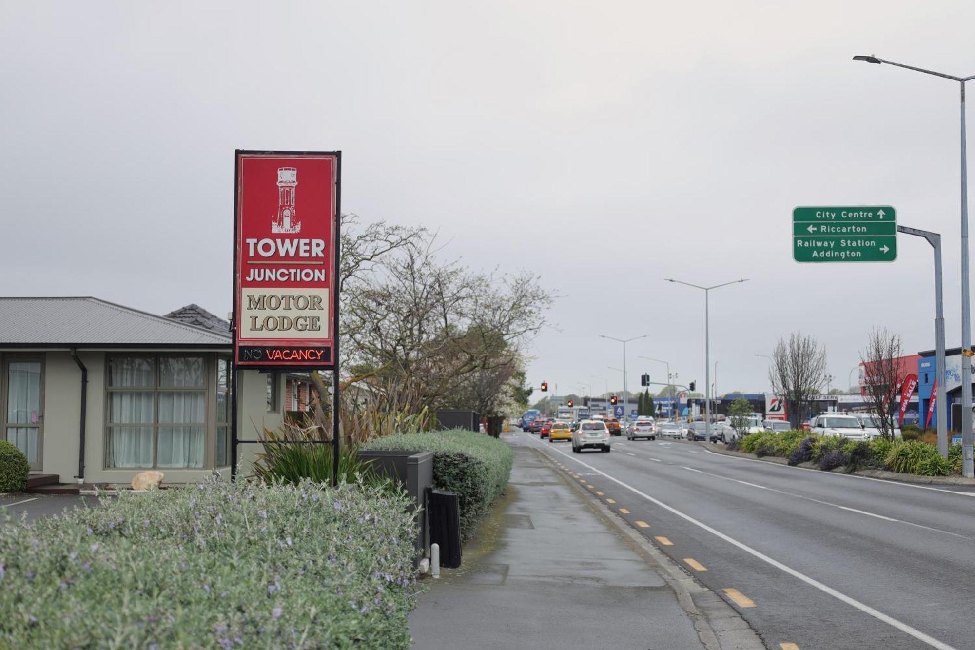 Tower Junction Motor Lodge: With Free Railway Shuttle Motel Christchurch