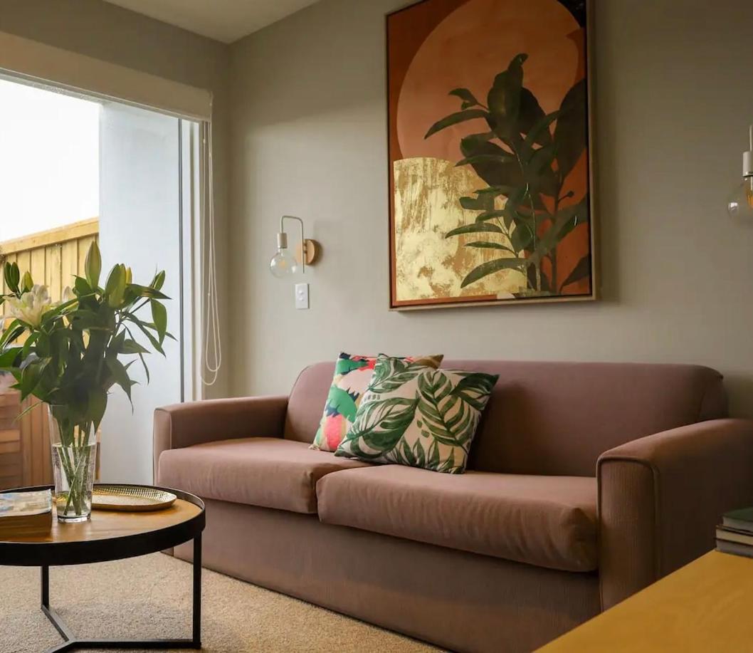 New Brighton Pier Retreat - Bed & Breakfast