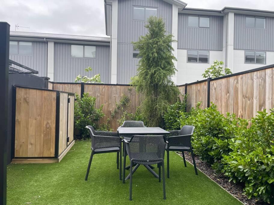 Parkside Retreat - 3 Beds -sleeps 6 Near Westfield Holiday home Christchurch