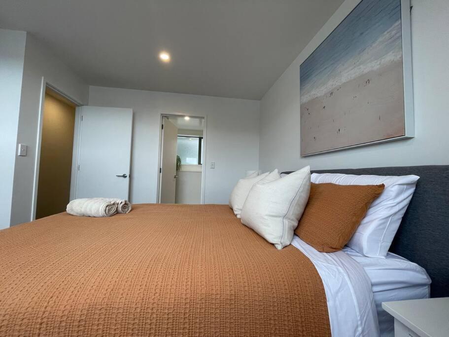 Parkside Retreat - 3 Beds -sleeps 6 Near Westfield Holiday home