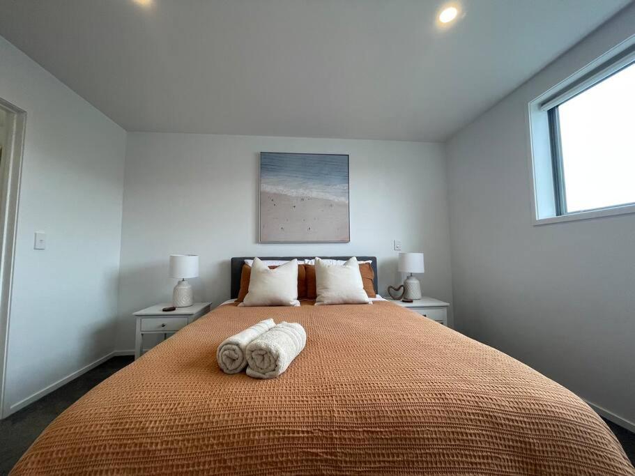 Parkside Retreat - 3 Beds -sleeps 6 Near Westfield Holiday home Christchurch