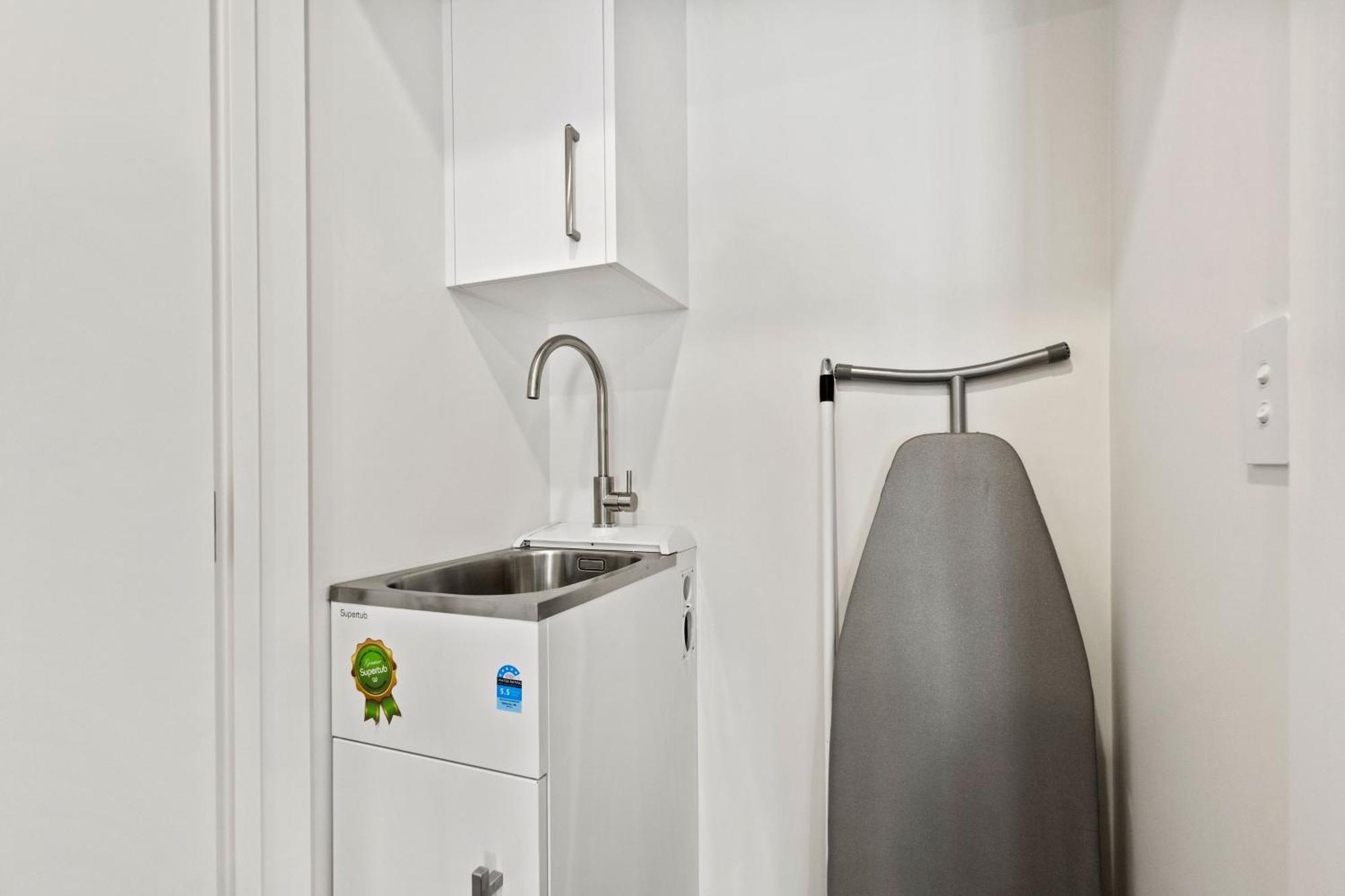 2 Bdr 2bth On Peterborough 1 Min Walk To Town Hall *
