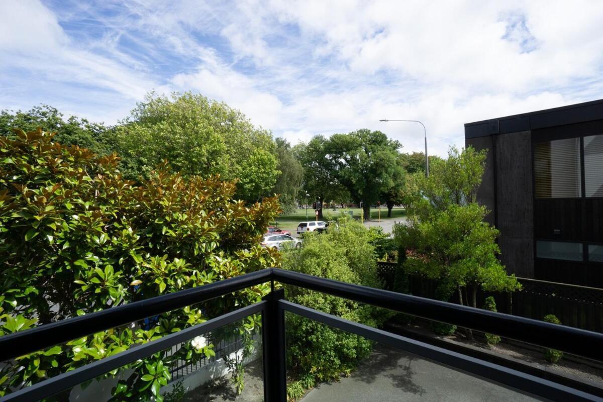 Touch Of Class Cbd, Free Park Apartment Christchurch