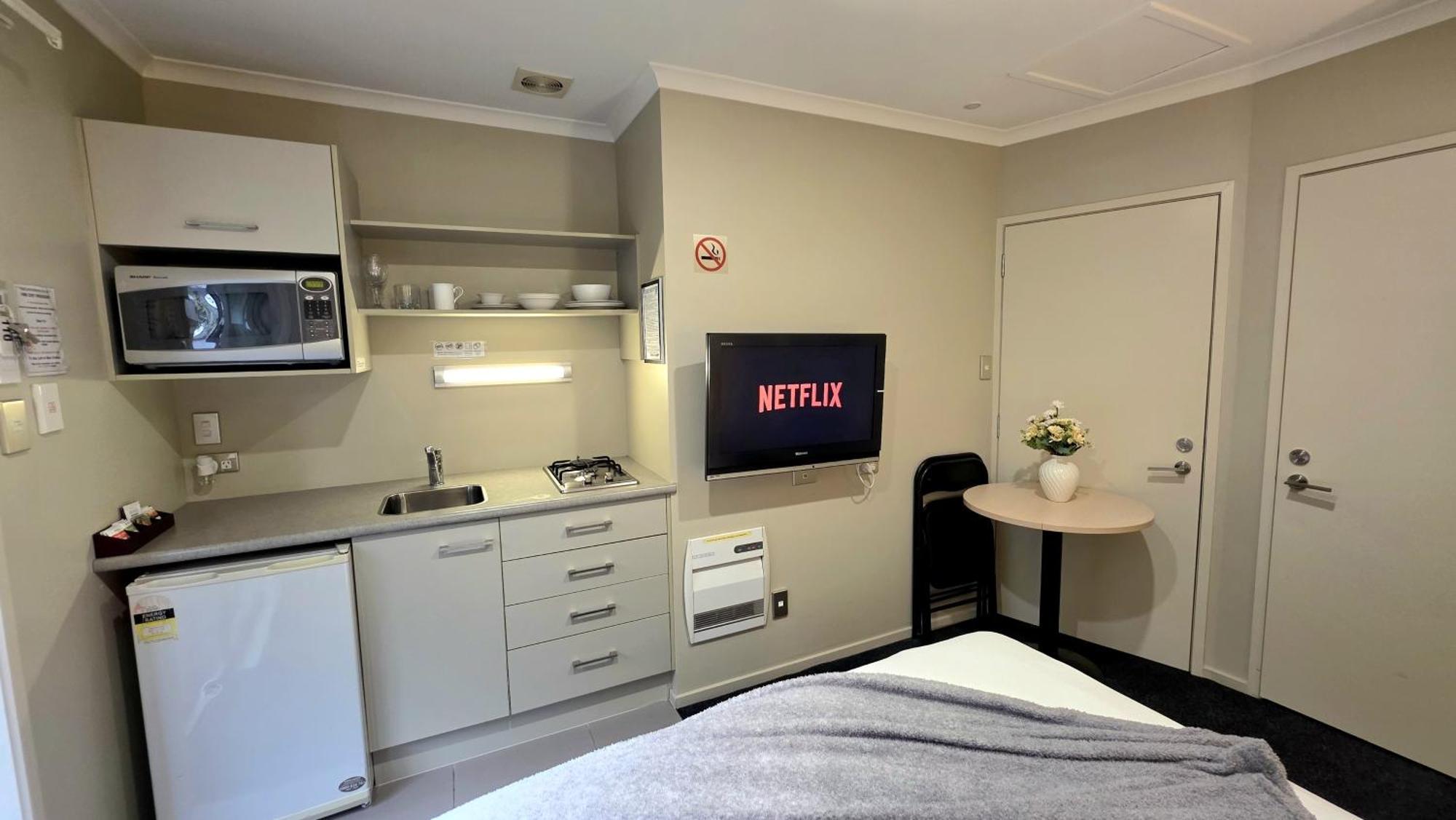Tower Junction Motor Lodge- Motel With Airport And Railway Station Shuttle Service Christchurch