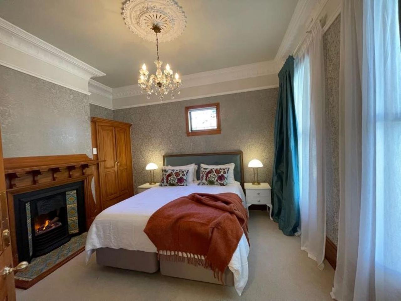 Plane Tree Bed & Breakfast *