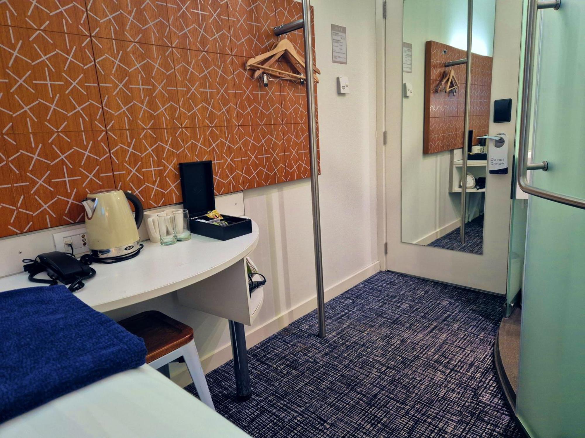 Breakfree On Cashel, An Accor 3*