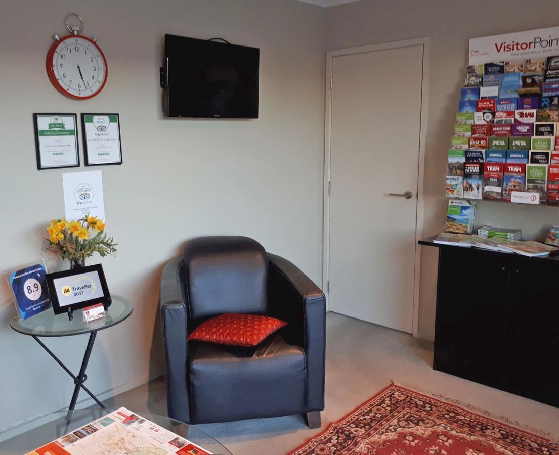 Tower Junction Motor Lodge: With Free Railway Shuttle Motel Christchurch