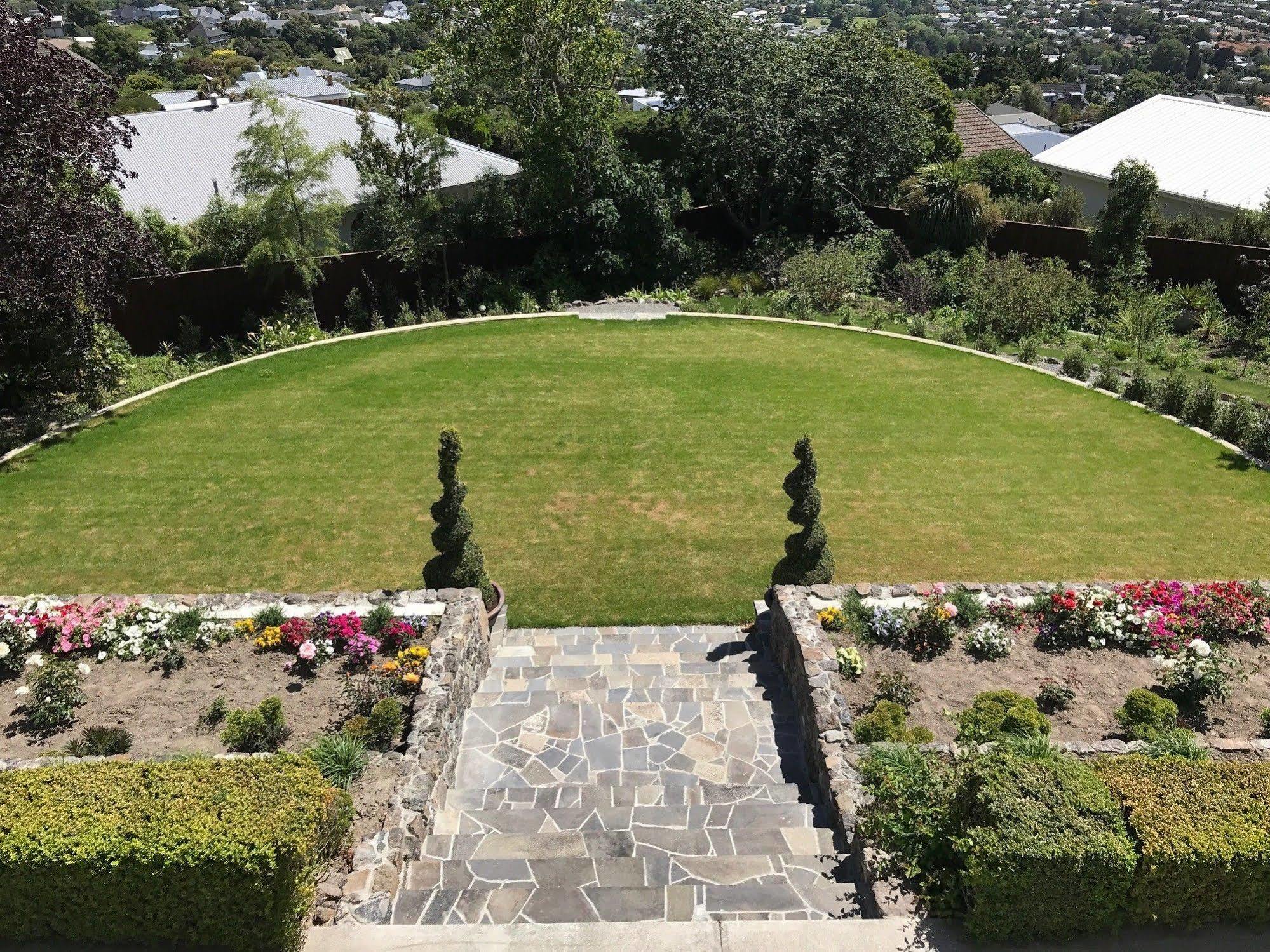 Hackthorne Gardens Luxury Christchurch