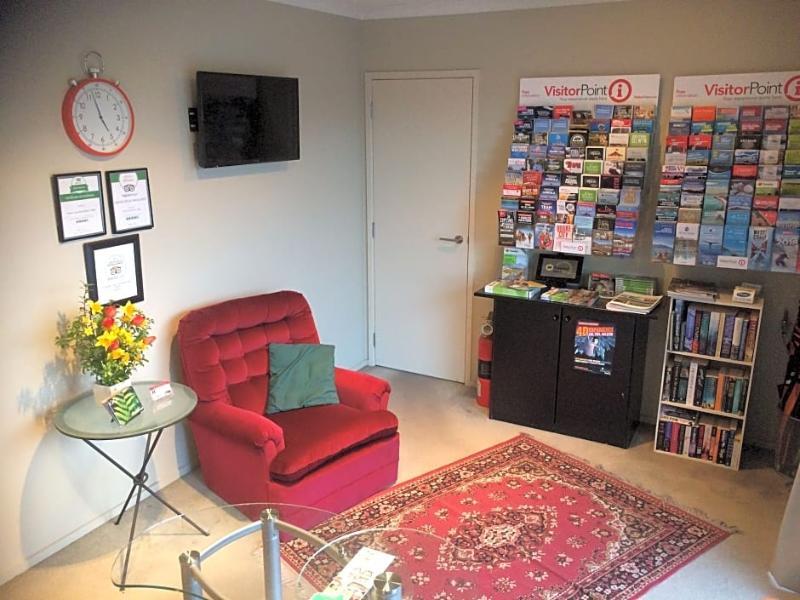 Tower Junction Motor Lodge: With Free Railway Shuttle Christchurch