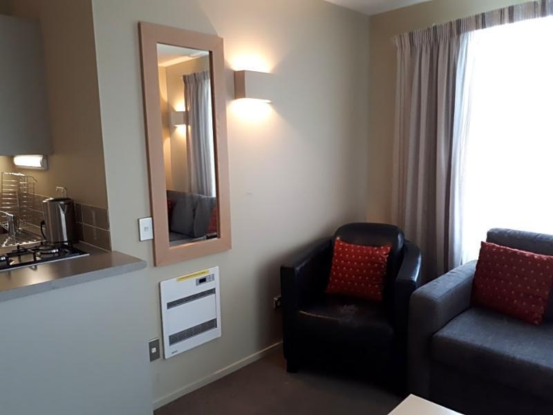 Motel Tower Junction Motor Lodge: With Free Railway Shuttle Christchurch