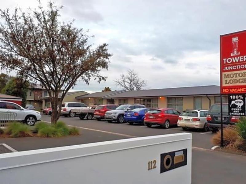 Motel Tower Junction Motor Lodge: With Free Railway Shuttle 4*