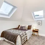 Black Manse With Convenience