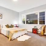 Black Manse With Convenience