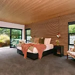 Bridle Path Retreat - Christchurch Holiday Homes