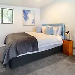 St Albans Gem Single Level Studio With Queen Bed