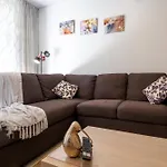 Modern, Ground Floor , Cbd, Free Parking, 2-3 Beds