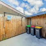Retro Retreat In Christchurch