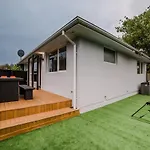 Heaven On Hagley - Sleeps 6