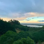 Ocean Views At Rapanui Lodge- 4Br Gem With Parking