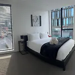 2 Bedrooms Apprtmt Plus Underground Parking In Cbd