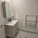 Cbd Apartment 1 - 2 Bed 2 Bath