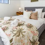 Lovely 2 Bed 2 Bath