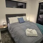 Cbd Apartment 1 - 2 Bed 2 Bath