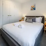 Bright & Spacious 2Br Near Ara Institute And Cbd