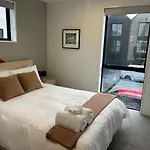 Heart Of The City Stay - With The Best Coffee!